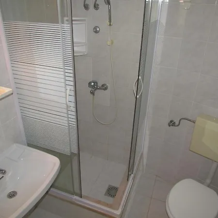 Apartment Pino Makarska