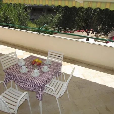 Apartment Pino Makarska