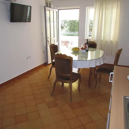 Pino Apartment *