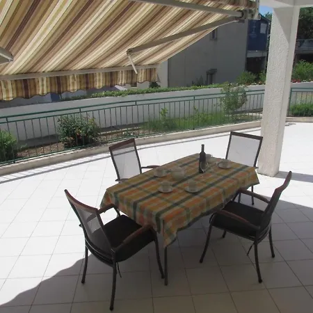 Pino Apartment *