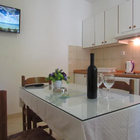 Apartment Pino Makarska