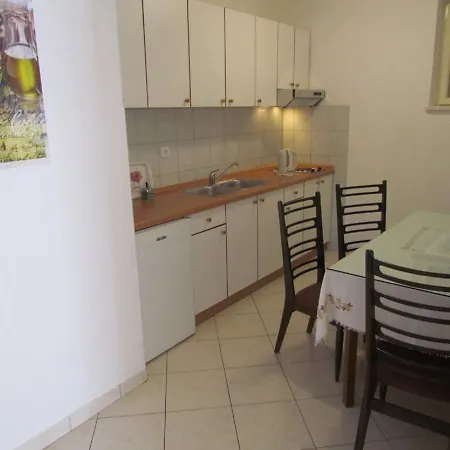 Apartment Pino *