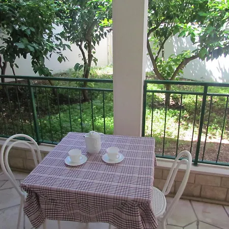 Apartment Pino Makarska