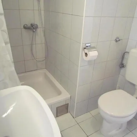 Pino Apartment Makarska