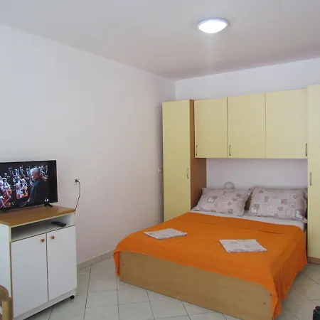 Pino Apartment *